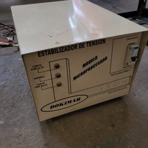 ESTABILIZADOR 3500 VA 1°DOKIMAR MODELO MICROPROCESADO CON SOPORTE PARA PARED
