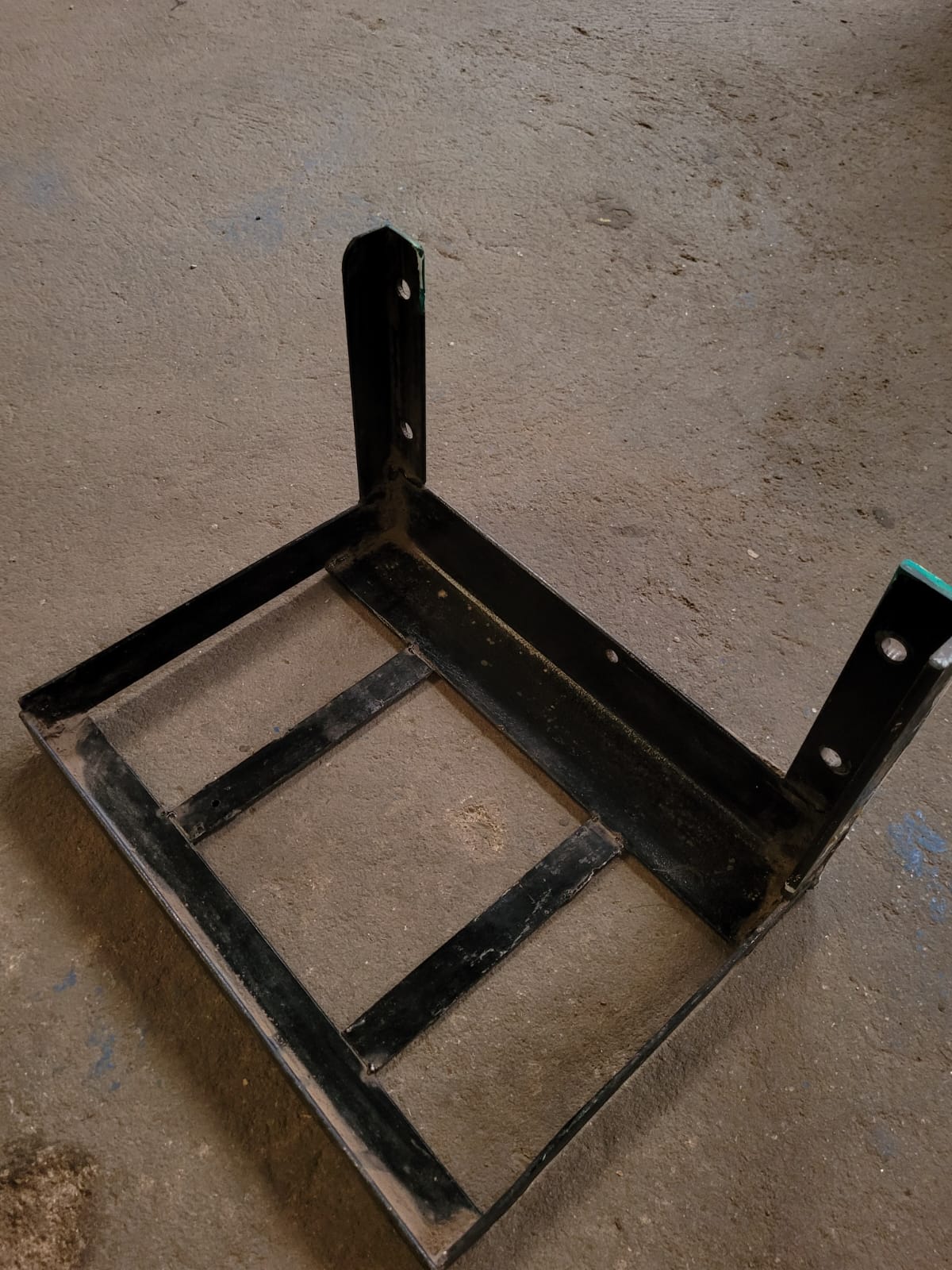 ESTABILIZADOR 3500 VA 1°DOKIMAR MODELO MICROPROCESADO CON SOPORTE PARA PARED - Image 4